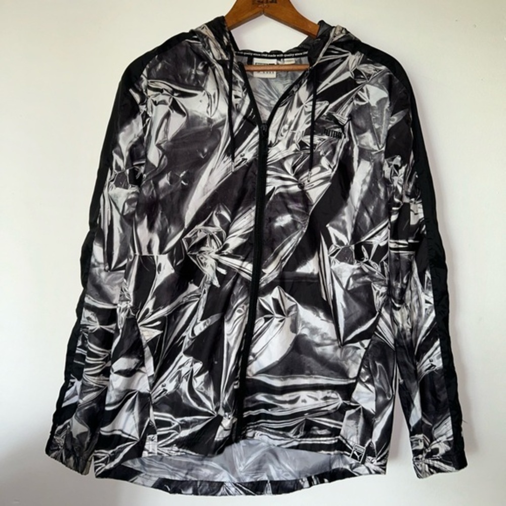 Puma  Women's windbreaker zip up Running Jacket size small